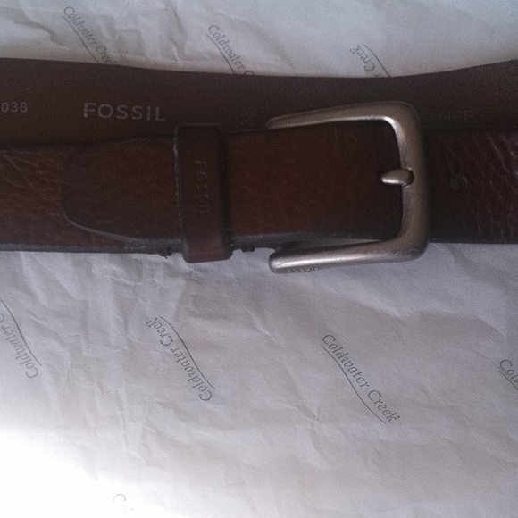 Fossil leather belt 38x1.5 $28 +FREE leather belt. - Picture 1 of 4